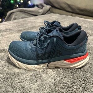 Hoka Bondi 7